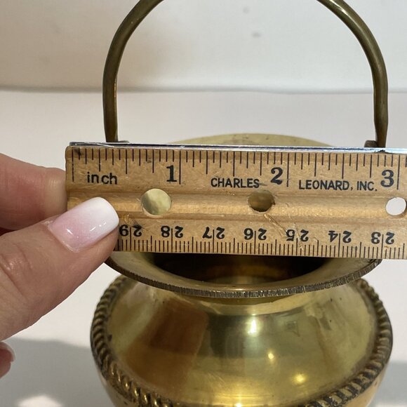 Vintage Solid Brass Vase Basket Rope Twist Accent Hinged Handle Made In India - Picture 10 of 11